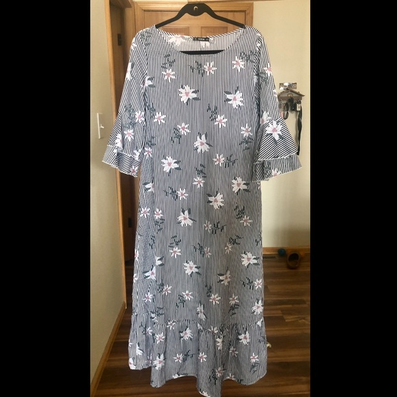 Striped Floral Bell-Sleeved Maxi Dress (M) - NWOT - Picture 1 of 6